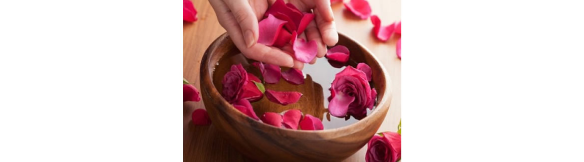 Para que sirve el agua de rosas?
